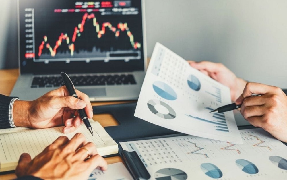 Menaxhimi i situates financiare, Bashkite do monitorohen nga nje mbikeqyres